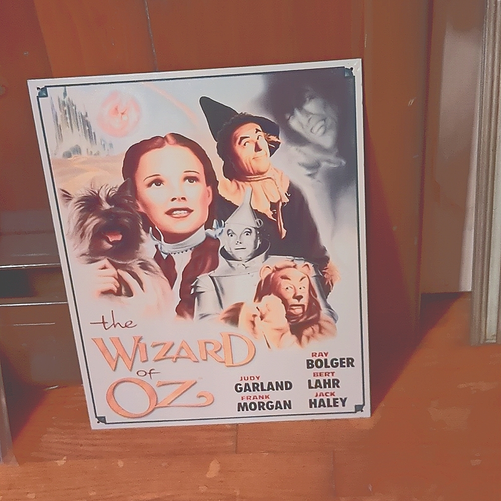 2 Tin signs featuring the wizard of Oz